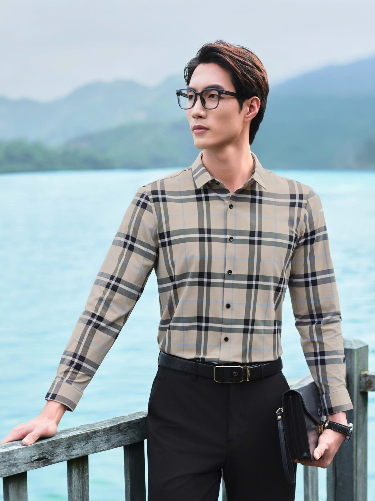 11 mẫu áo sơ mi nam màu đẹp và cách mặc sao cho “chuẩn” soái ca 8 z6697599777164 bf41c25f1c7bd22ca6dbb7369ba83b2a