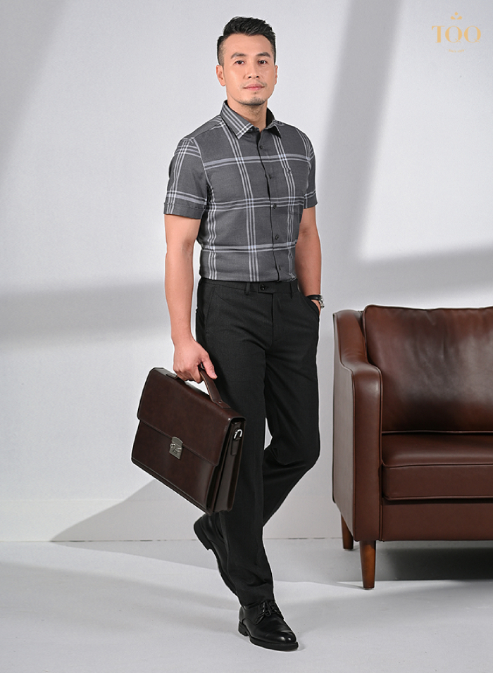 Mẹo chọn áo sơ mi nam cho người 45 tuổi chuẩn lịch lãm 5 1753471762 54 Meo chon ao so mi nam cho nguoi 45 tuoi